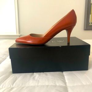 J Crew leather bronze colored pump. Excellent color for fall!